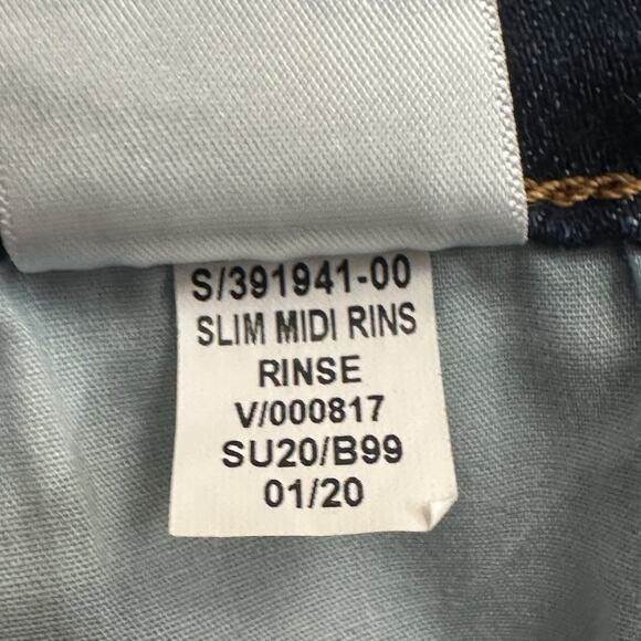 Old Navy Slim Midi Denim Shorts Size 8 Dark Rinse Cuffed‎ Jean Casual Classic - Picture 8 of 12